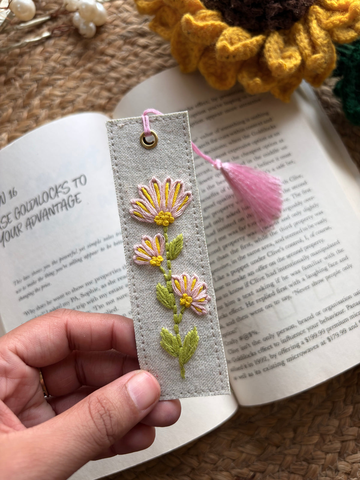 Blush Daisies - Embroidered Bookmark