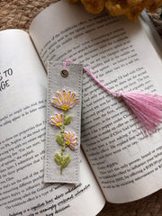 Blush Daisies - Embroidered Bookmark