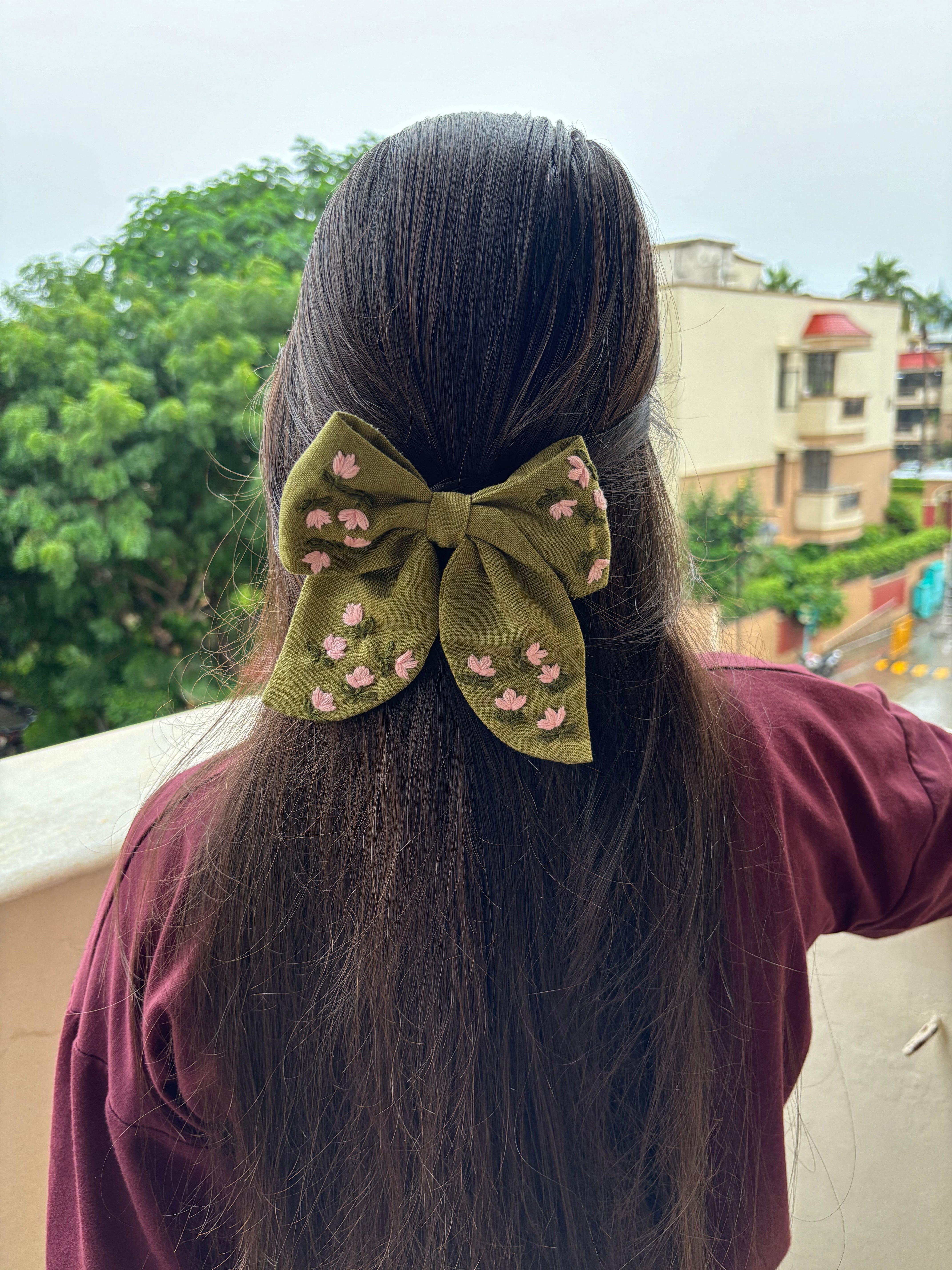 Green Blossom Embroidered Bow